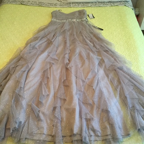 Grey ruffle prom dress - Picture 2 of 8